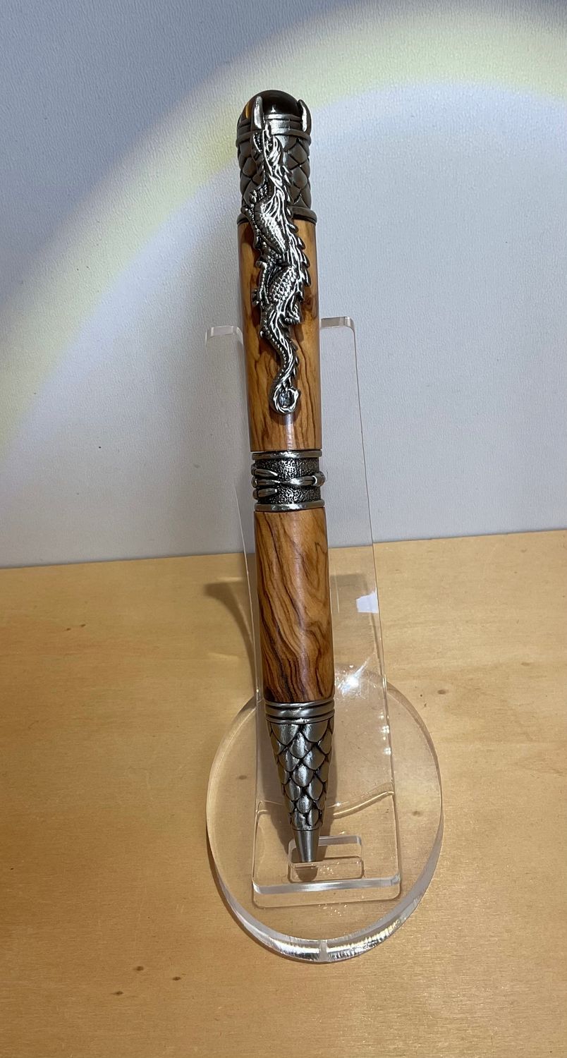 DRAGON houten balpen, handmade, gedraaid op de houtdraaibank in België, Antique Pewter penkit van Penn State Industries, afgewerkt met Spaans  Olijf hout.