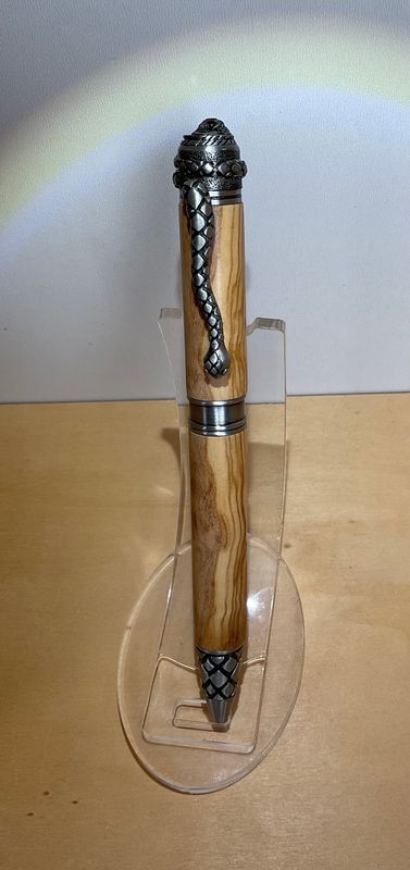 SERPENT houten balpen, handmade, gedraaid op de houtdraaibank in België, Antique Pewter penkit van Penn State Industries, afgewerkt met Spaans Olijfhout.