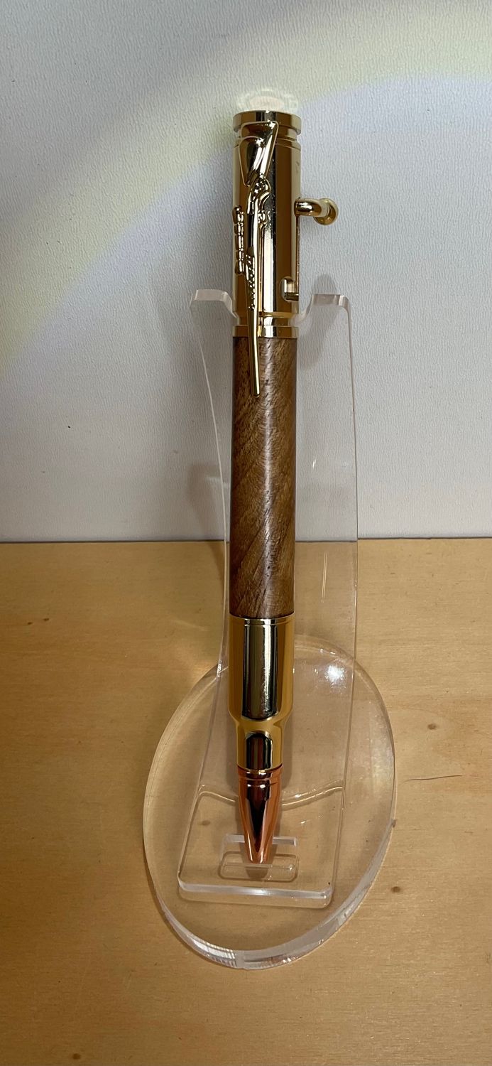 BOLT ACTION houten balpen, handmade, gedraaid op de houtdraaibank in België, Goud penkit van Penn State Industries, afgewerkt met Europese Notelaar.