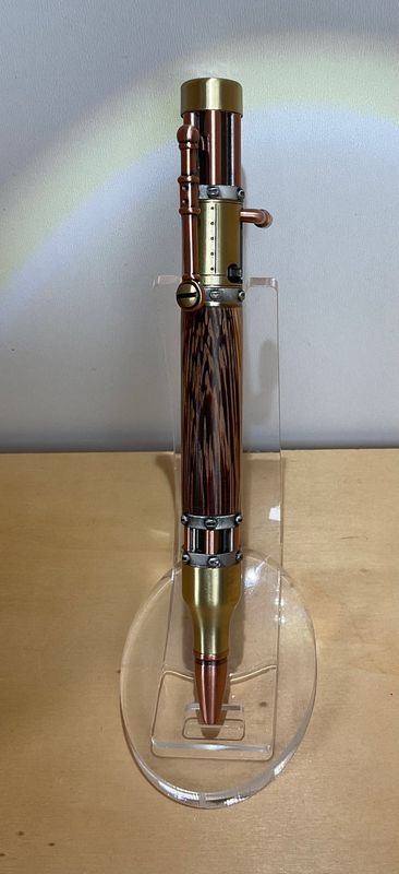 BOLT ACTION STEAMPUNK houten balpen, handmade, gedraaid op de houtdraaibank in België, Antique Brass penkit van Penn State Industries, afgewerkt met Marble Wood.