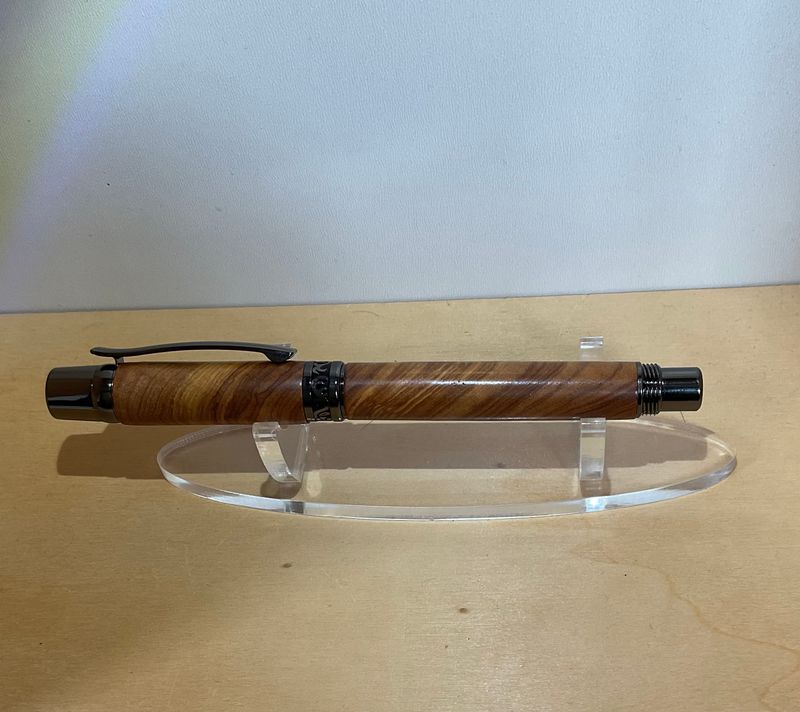 DESPINA vulpen, Gun Metal penkit, afgewerkt met Golden Sunset Wood, handmade in België, handgedraaid op de houtdraaibank
