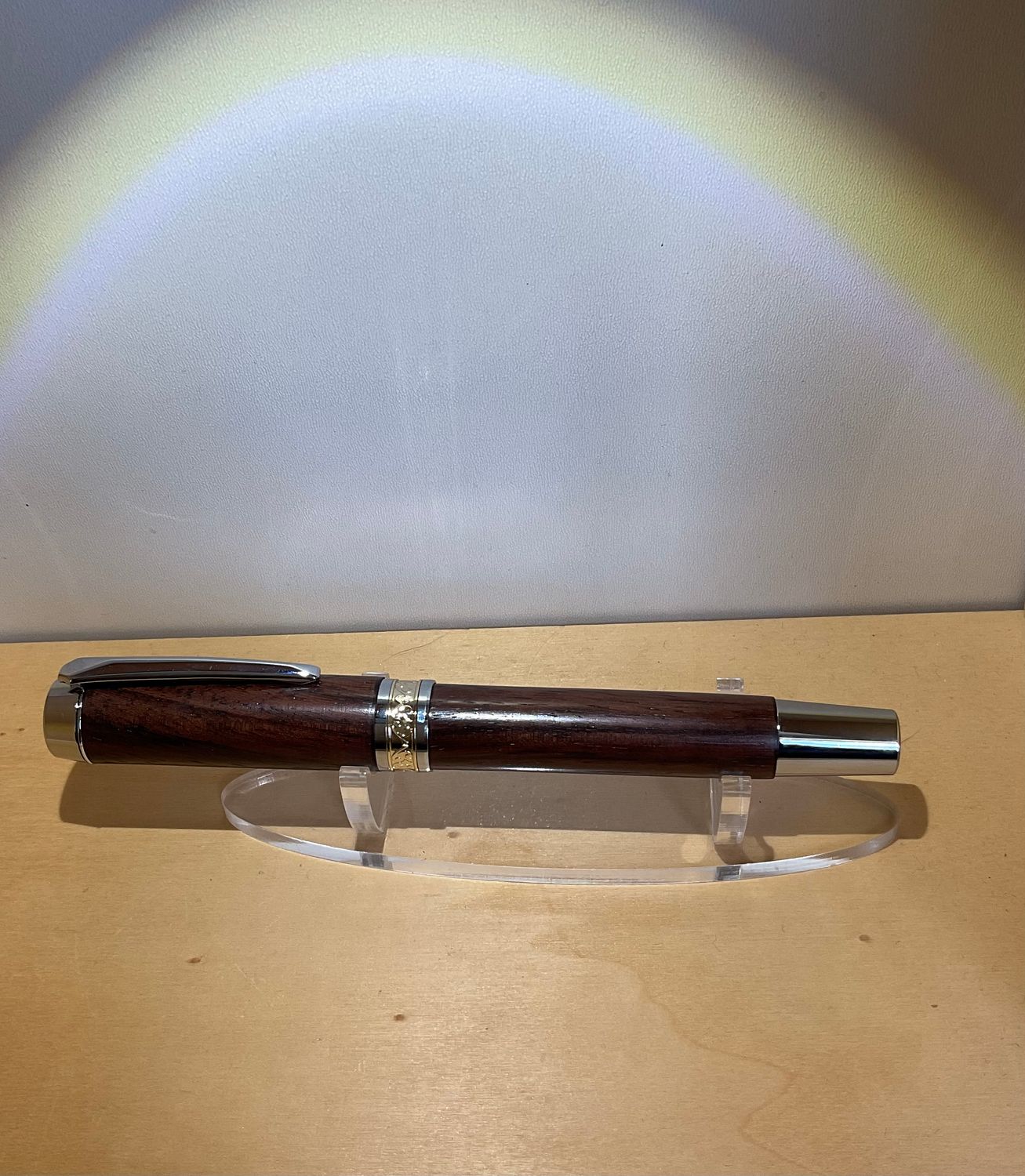 &#39;Large Gentlemen&#39;  houten rollerbalpen, handmade in België , handgedraaid op de houtdraaibank, ‘Chroom ’ penkit, afgewerkt met Indische Pallissander.