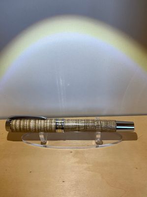 'Large Gentlemen'  houten rollerbalpen, handmade in België , handgedraaid op de houtdraaibank, ‘Chroom ’ penkit, afgewerkt met Curly Wood Myrtle.