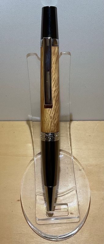 Elegant Serra, houten balpen. Handmade in België, handgedraaid op de houtdraaibank, penkit (Chroom  met Gun Metal) afgewerkt met Xylia hardhout.