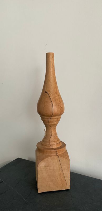 Japanse vaas uit Vervuurde Beuk, houten takkenvaas, handmade/handgemaakt in België/Belgium, houtgedraaid op de houtdraaibank.