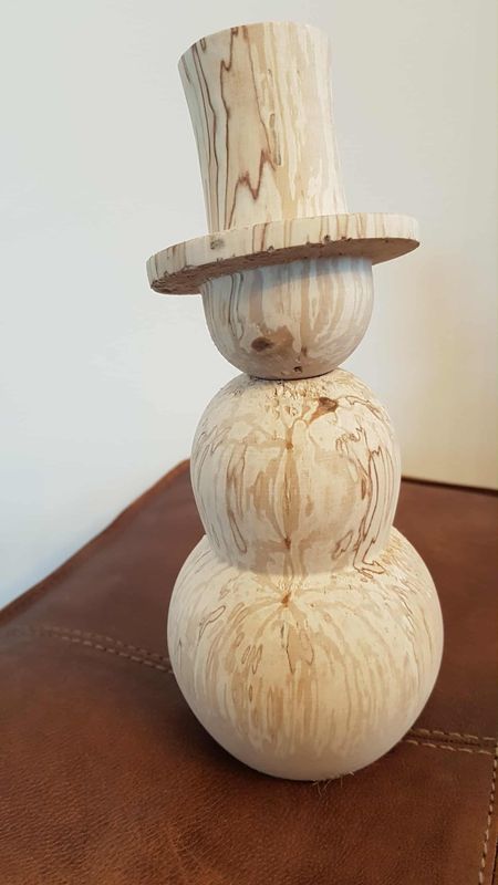 Decoratieve kerstman handgemaakt, handmade in Belgium, handgemaakt in België, ambachtelijk, houtsoort vervuurde beuk