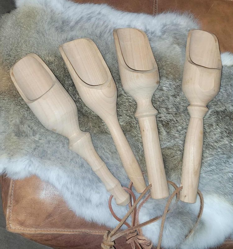 Onbehandelde voedingsschepjes uit Kerselaar. handmade in Belgium, handgemaakt in België, ambachtelijk gedraaid op de houtdraaibank Onbehandelde voedingsschepjes uit Kerselaar. handmade in Belgium, handgemaakt in België, ambachtelijk gedraaid op de houtdraaibank