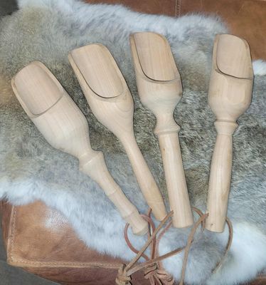 Onbehandelde  voedingsschepjes uit Kerselaar. handmade in Belgium, handgemaakt in België, ambachtelijk gedraaid op de houtdraaibank