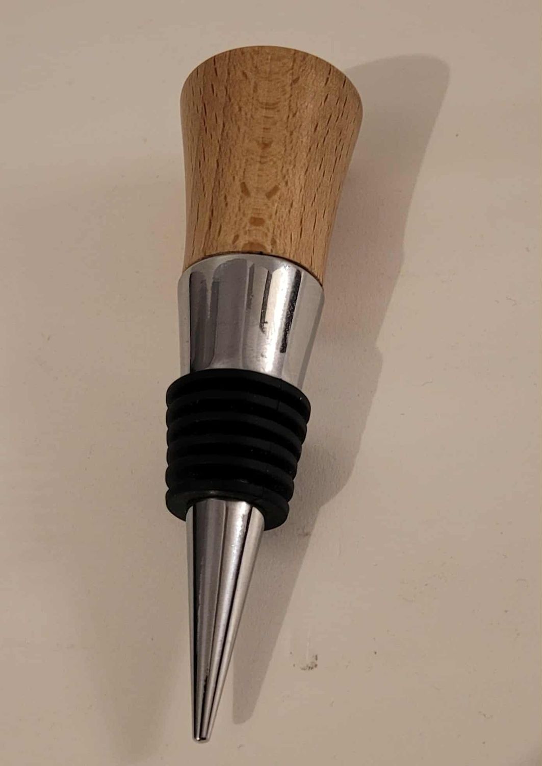 Flessenstop, wijnstop, handmade in Belgium, handgemaakt in België. Houtgedraaid op de houtdraaibank, houtsoort Beuk.