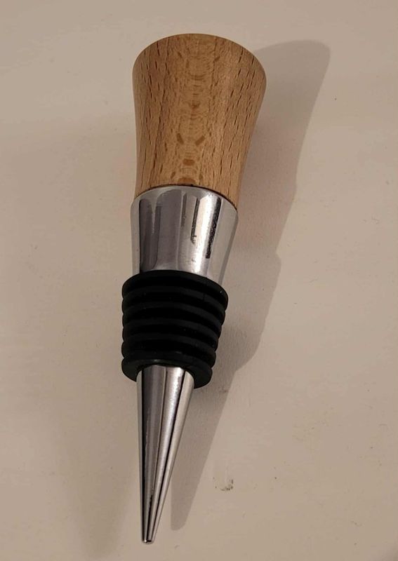 Flessenstop, wijnstop, handmade in Belgium, handgemaakt in België. Houtgedraaid op de houtdraaibank, houtsoort Beuk.