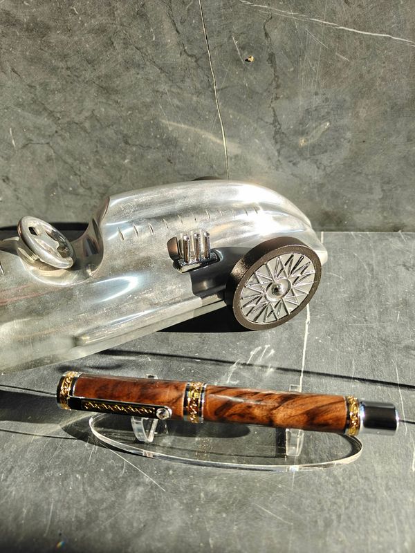 Turkisch Walnut luxe vulpen Empress vergulde accenten met Swarovski steentje