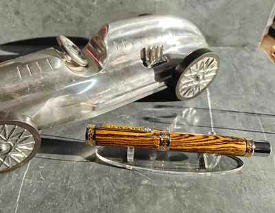 Bocote luxe vulpen Empress vergulde accenten Swarovski