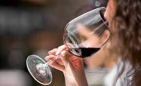 DEGUSTAZIONE DI VINO / WIJNDEGUSTATIES / WINE TASTING