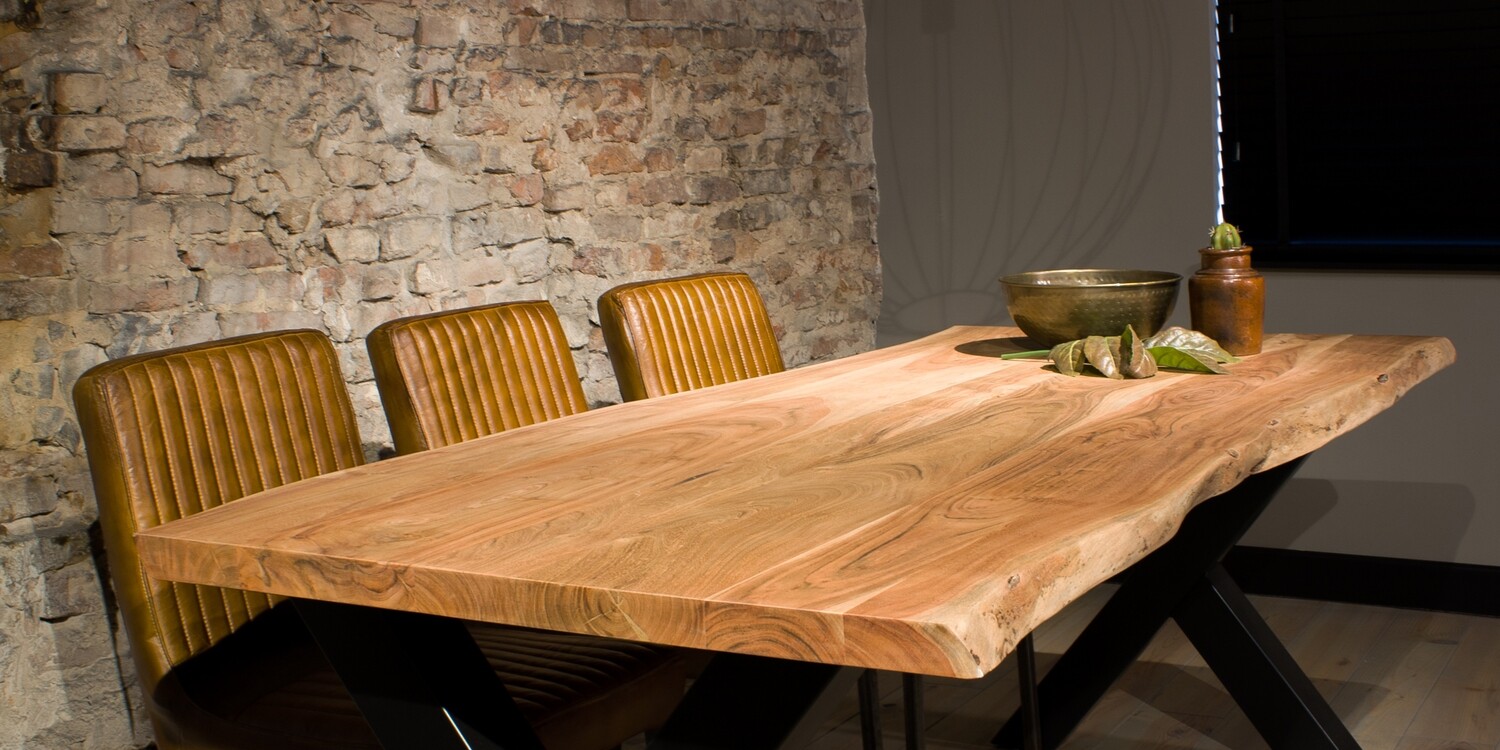 UrbanSofa Live Edge Eettafel Acacia 130cm x 70cm