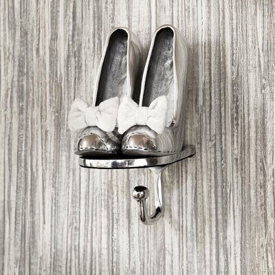 RM Lovely Pumps Hook