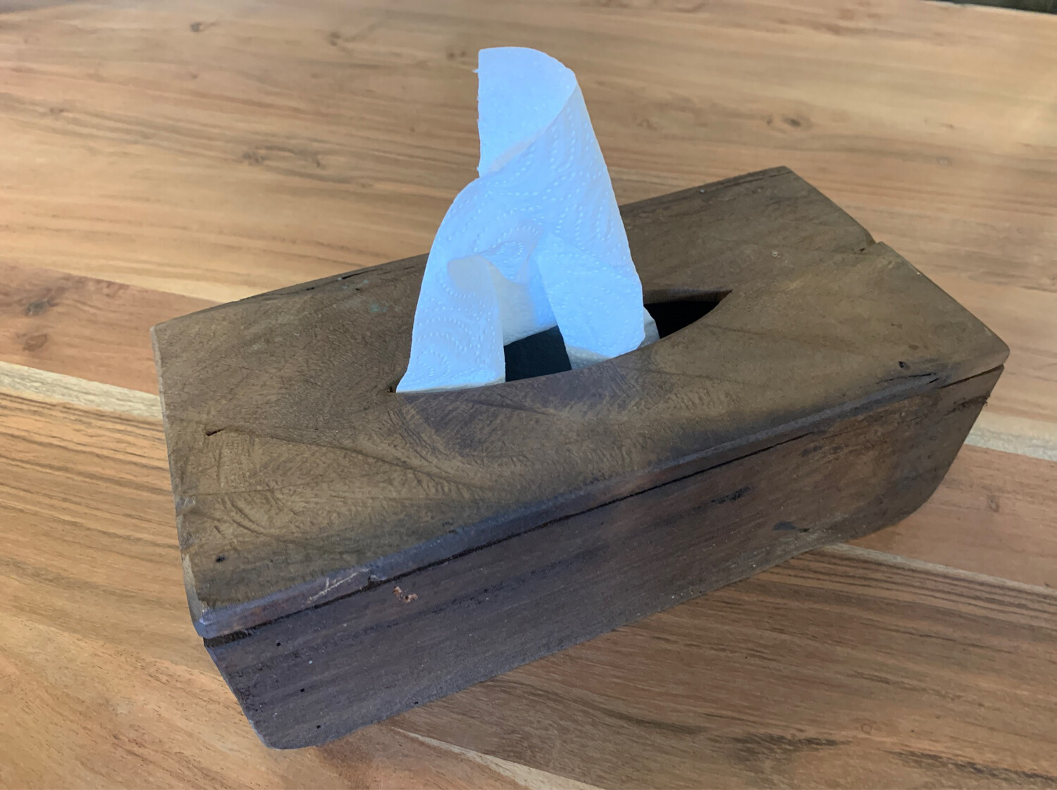 Tissue box hout