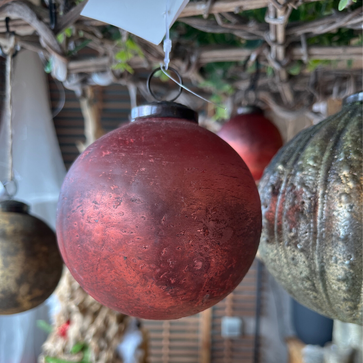 KERSTBAL 4” HALF SILVER FOIL ROEST