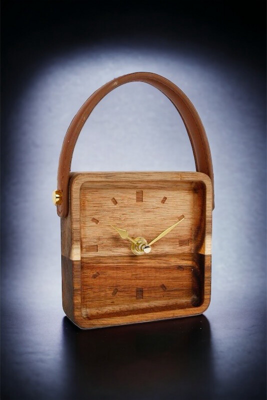 Klok S hout vierkant