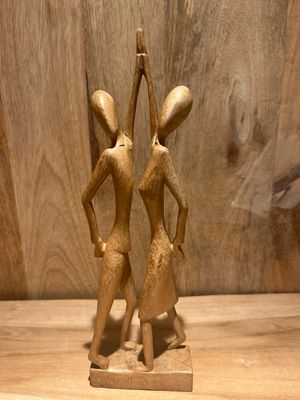 Sculptuur man vrouw hout