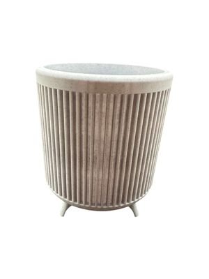 Ribbed Pot w/ Feet