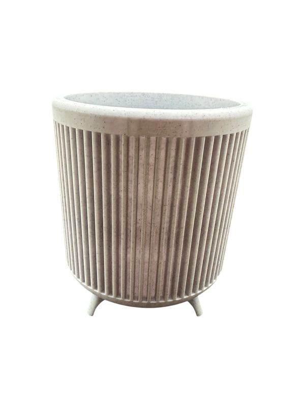 Ribbed Pot w/ Feet