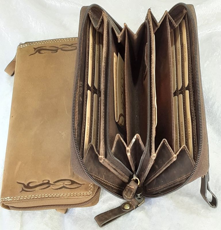 Damenlangbörse  Hunterleder Serie Tribial Damenlangbörse  Hunterleder Serie Tribial