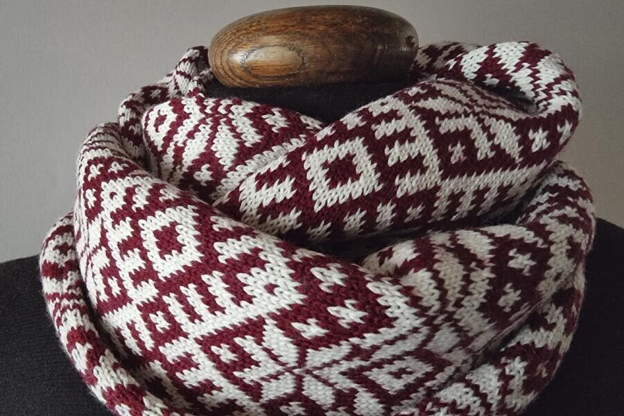 What Is A Snood Scarf