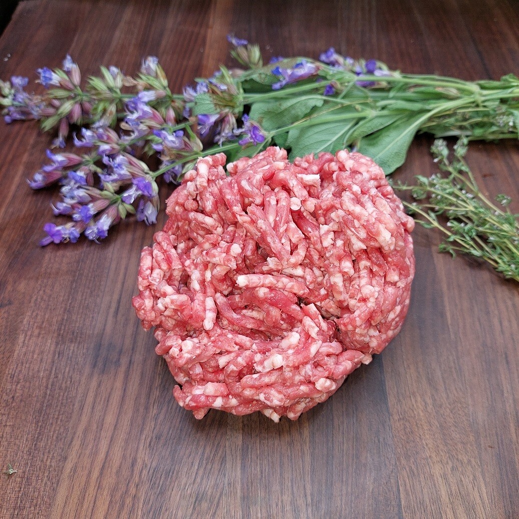 Ground beef grass-fed Angus for burgers 70/30