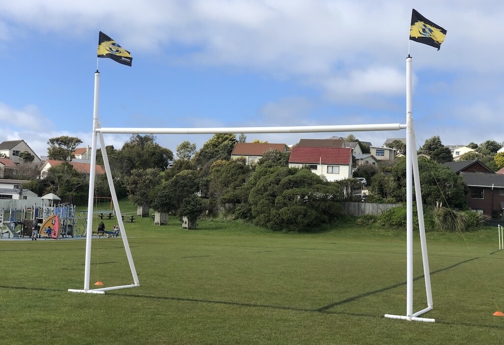 Full sized portable rugby posts, Full size rugby uprights: 3m (9.8 ft) crossbar height