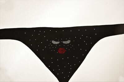 The Bandana: Crystal Eyelashes / Red Hot Lips!
