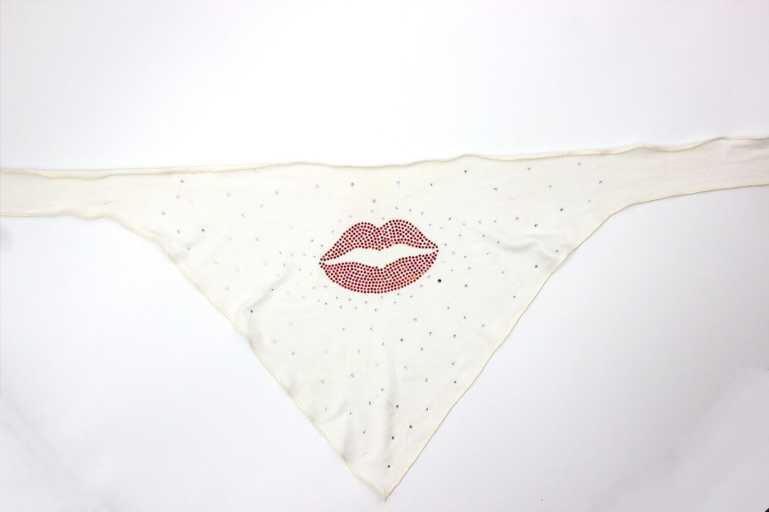 The Bandana: "Red Hot Lips"!, Size: Size M/L, Color: White Bandana with Red Crystal: Hot Lips, Is this a gift?: No