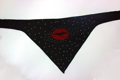The Bandana: "Red Hot Lips"!