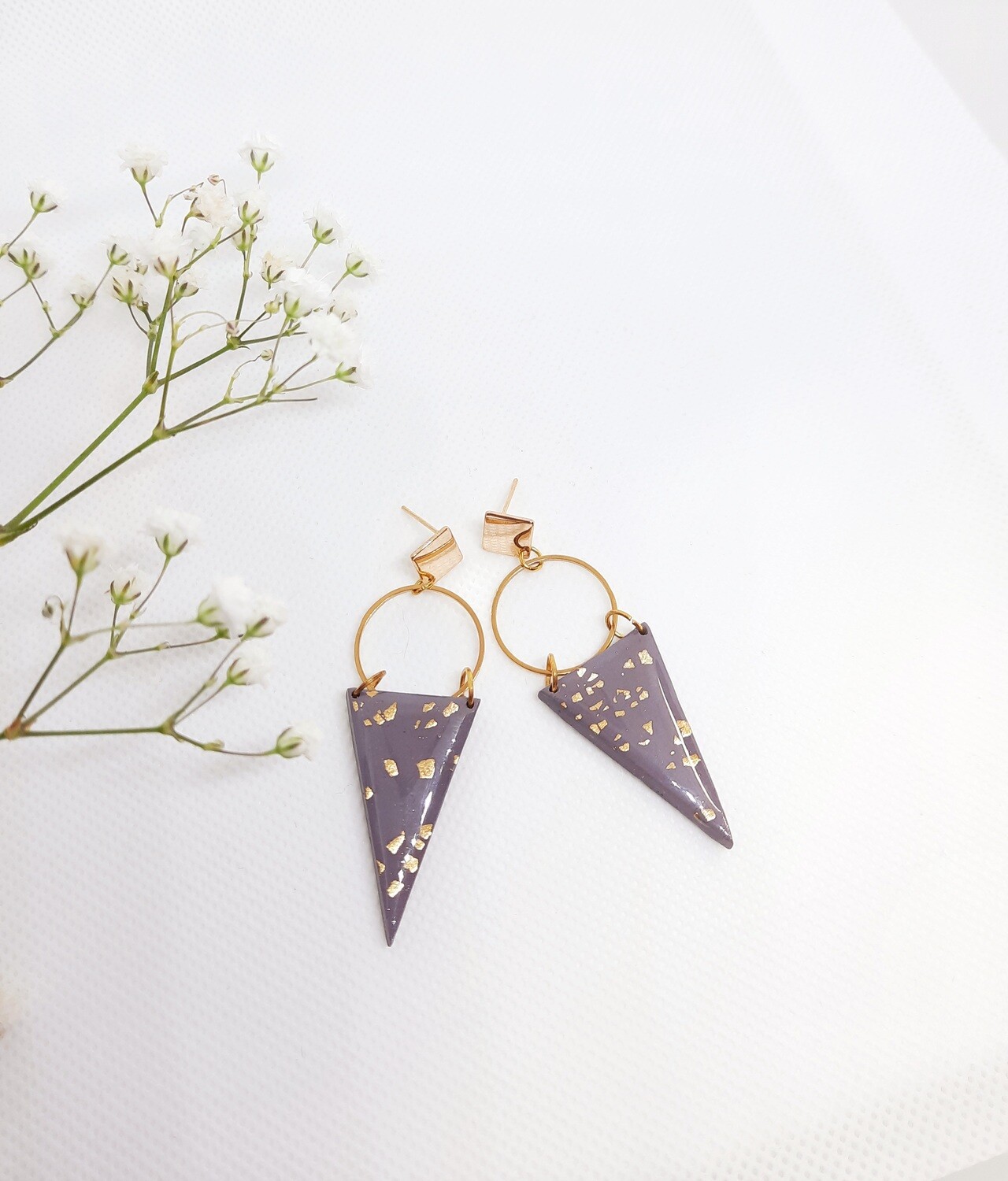 Orecchini triangolari con anello