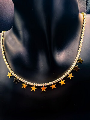 Collana con zirconi e charms stelle - Oro