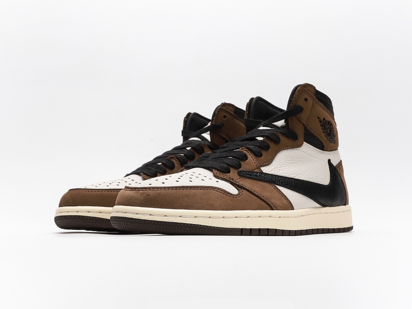 Air Jordon 1 Travis Scott (20% off)