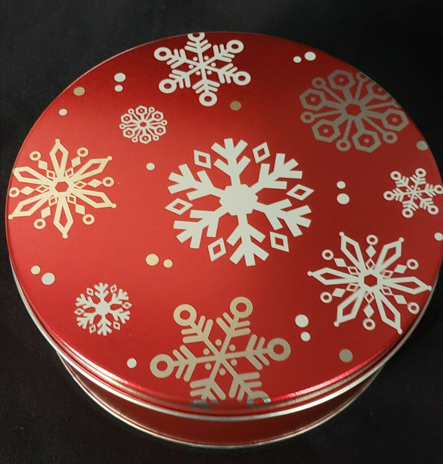 5 lb Red With Snowflake Tin