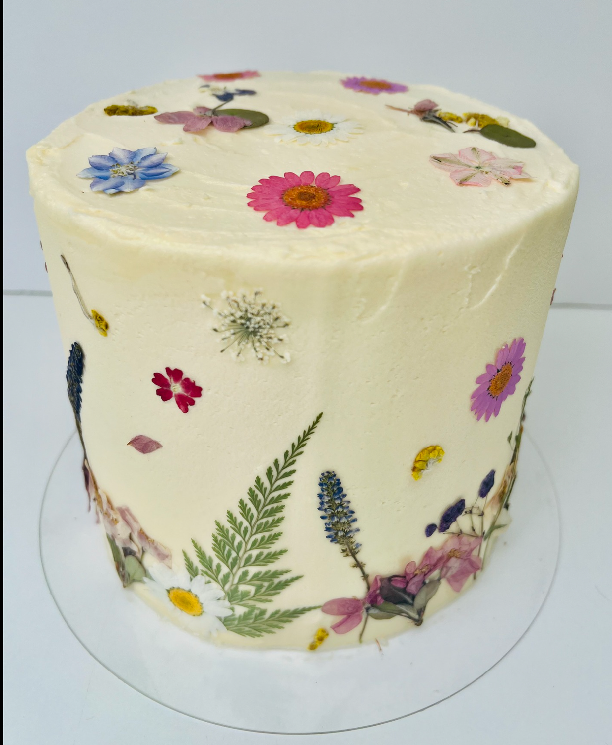 6" round extra deep vanilla with pressed flowers