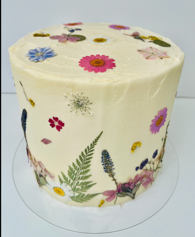 6" round extra deep vanilla with pressed flowers