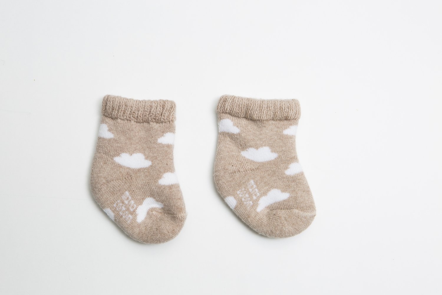 Newborn Socken Beige Wolken