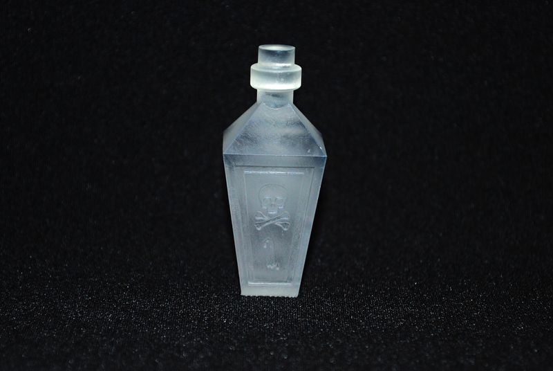 Jumbo Potion D4 Master Dice - Skull Label