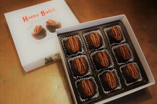 9 Pack Happy Balls