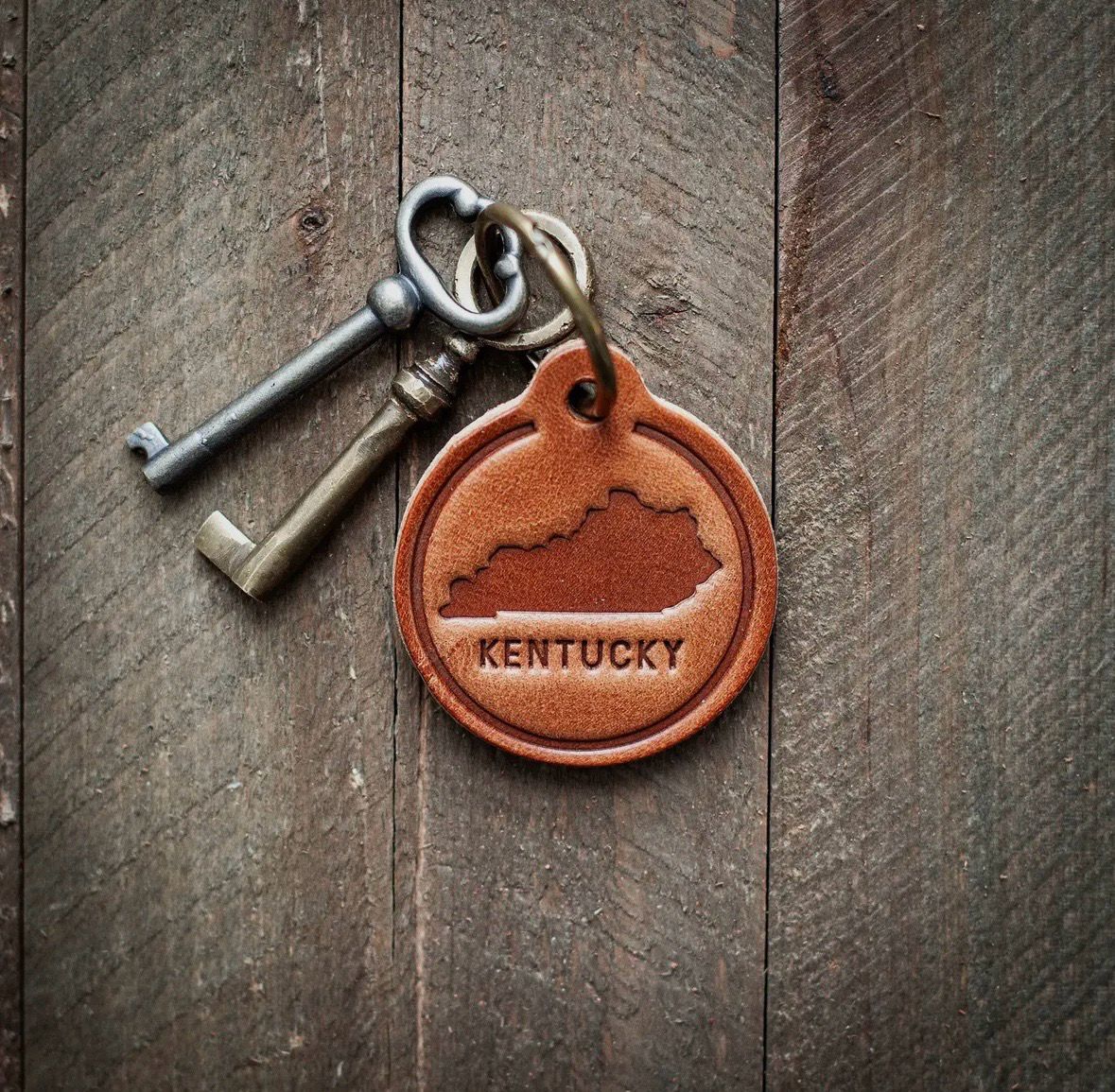 Ky Silhouette Circle Keychain