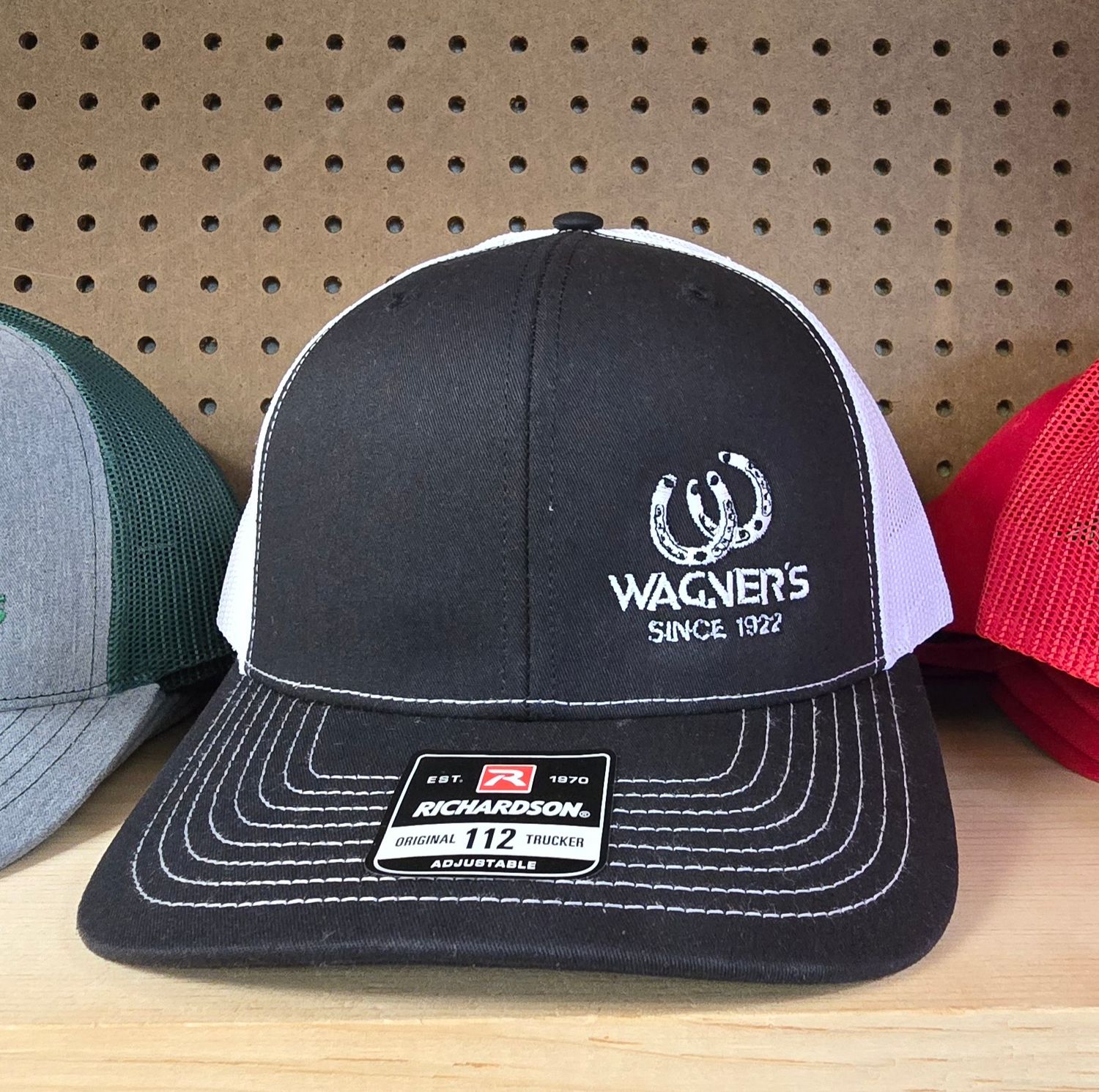 Horseshoe &quot;W&quot; Trucker Cap Blk/wht