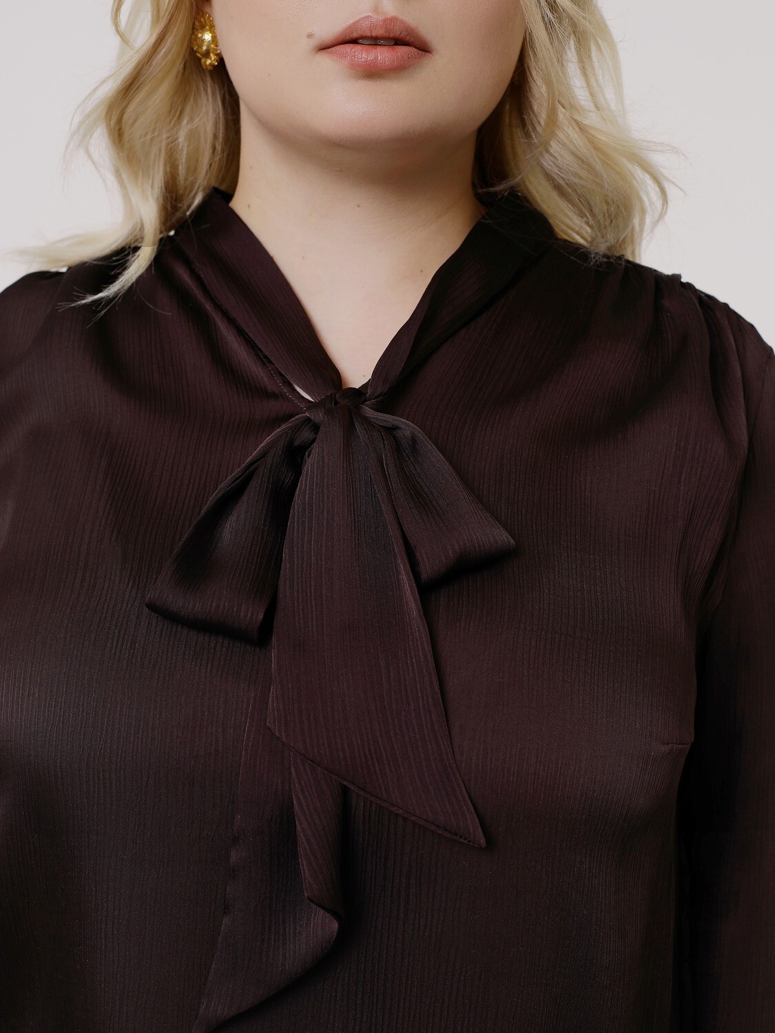 Блуза с завязками коричневая
