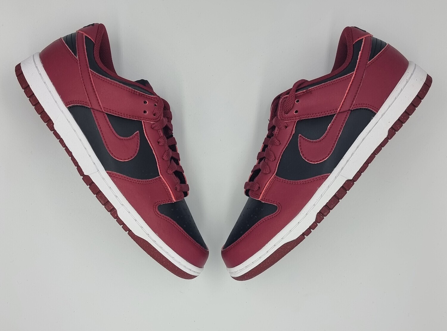 nike dunk low dark red