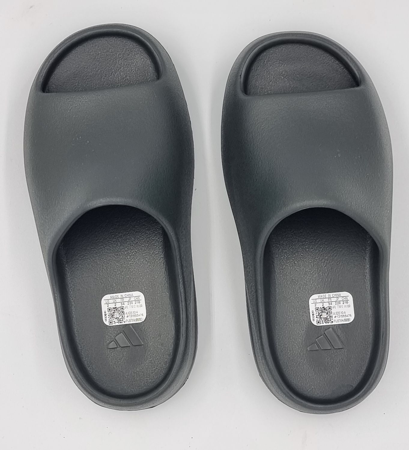 yeezy  slide dark onyx