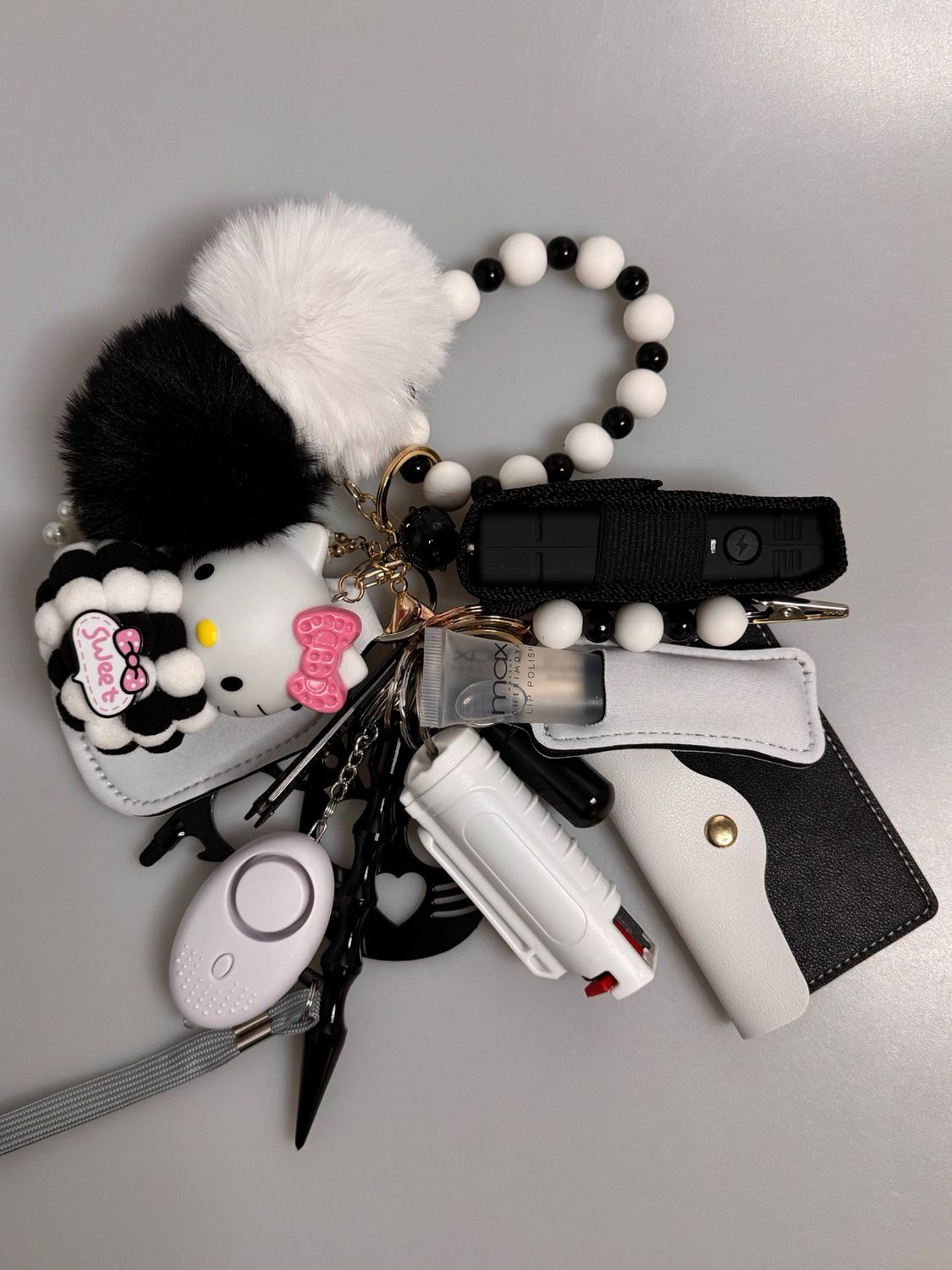 B&amp;W Hello Kitty Set