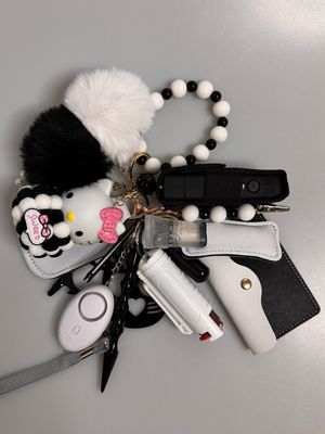 B&amp;W Hello Kitty Set