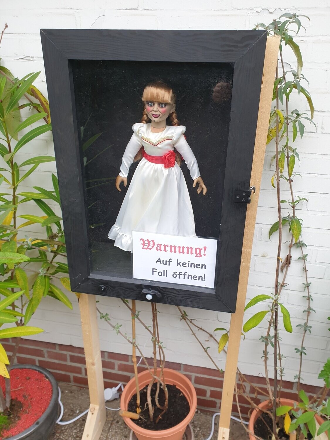 Verleih Schaukasten "Puppe"