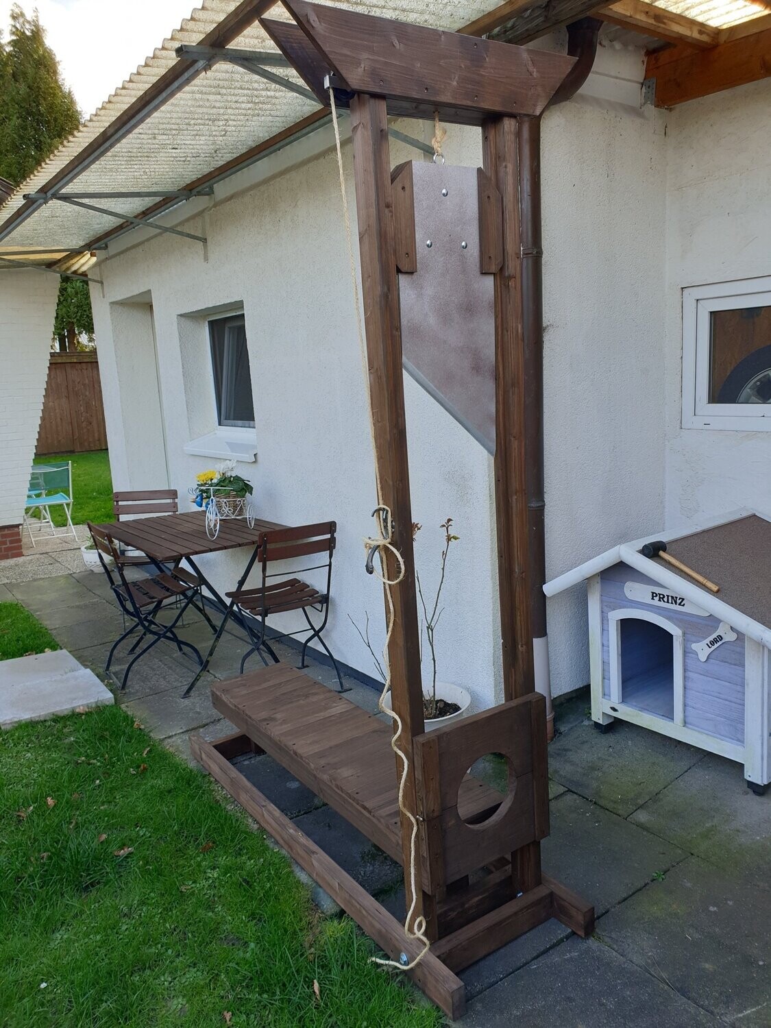 Verleih Guillotine Verleih Guillotine